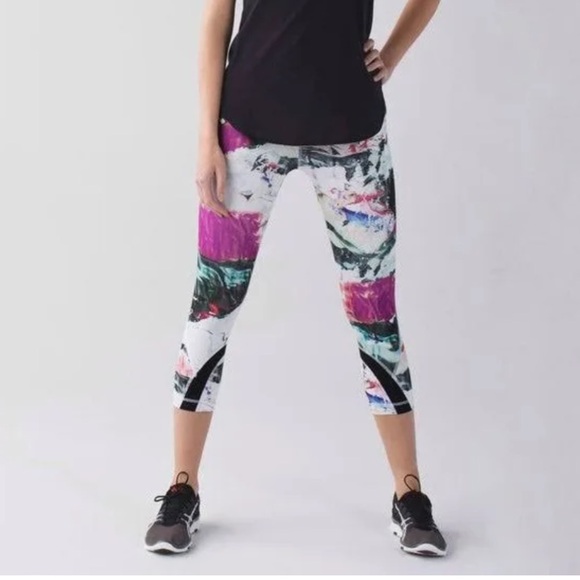 Lululemon Run Inspire Crop II Luxtreme Pigment Wave Multi Black Size 6 - Picture 1 of 16